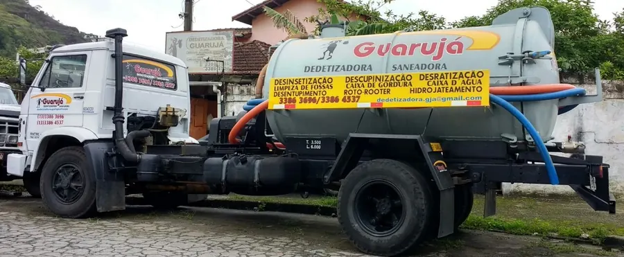 Foto de serviço de dedetização e desentupimento no Guarujá
