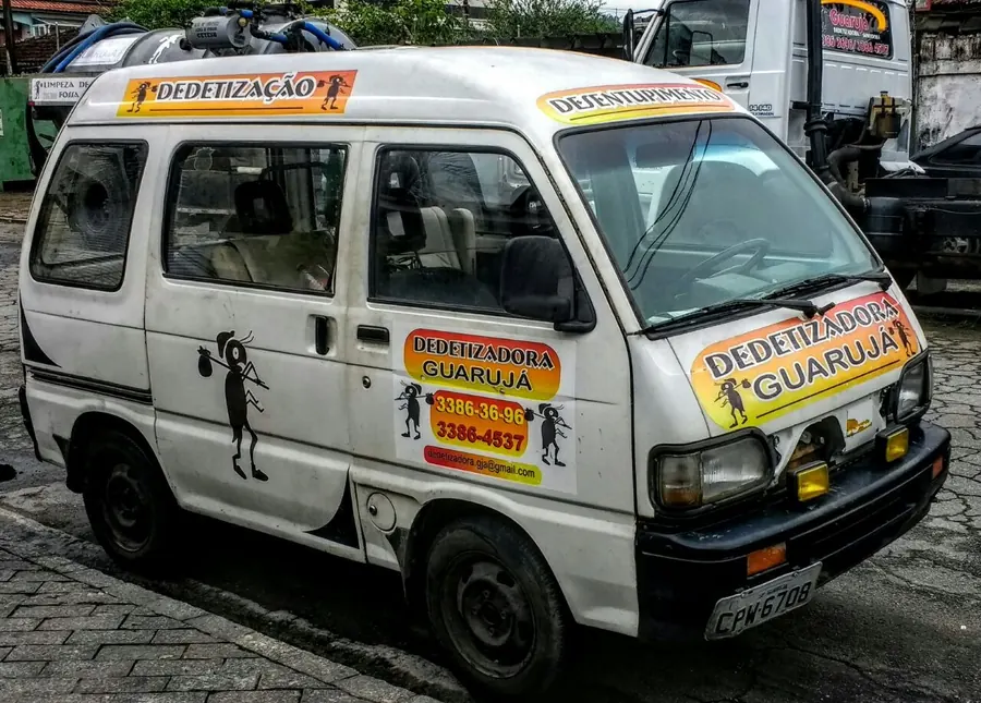 Foto de serviço de dedetização e desentupimento no Guarujá